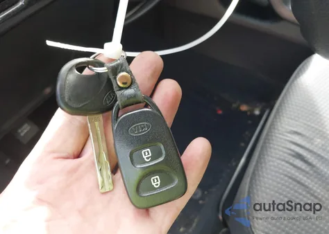 2012 Kia Sorento Lx z USA, uszkodzony, nr VIN 5XYKTDA61CG188262